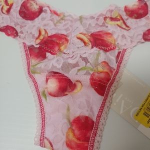 Hanky Panky Stretch Daily Lace Low Rise Thong Plus OneSize 4-14 Apples